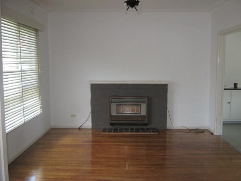 10 Holly Avenue, Dandenong VIC 3175