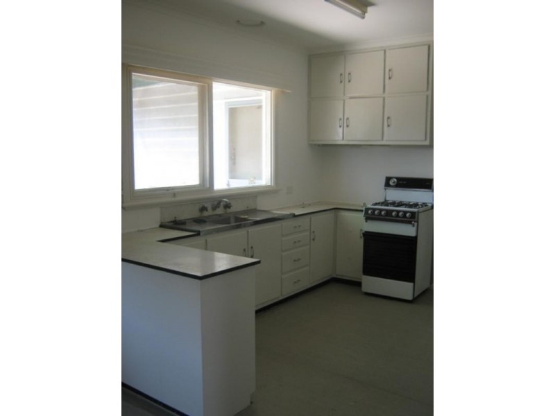 10 Holly Avenue, Dandenong VIC 3175