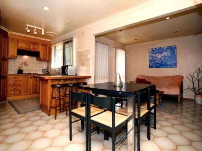 15 Wincanton Court, Noble Park North VIC 3174