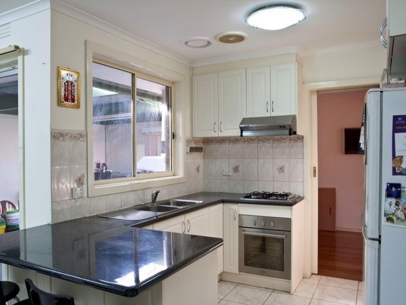 18 Juther Court, Springvale South VIC 3172