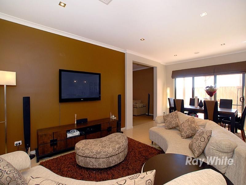 6 Golden Ash Close, Lyndhurst VIC 3975