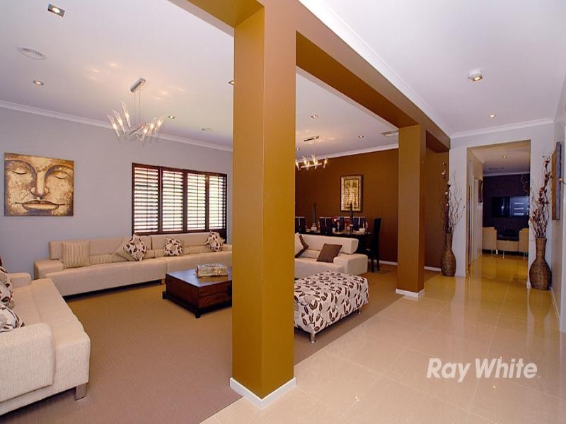 6 Golden Ash Close, Lyndhurst VIC 3975