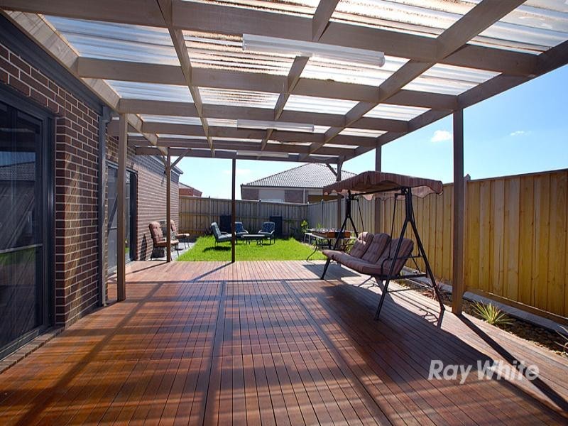 6 Golden Ash Close, Lyndhurst VIC 3975