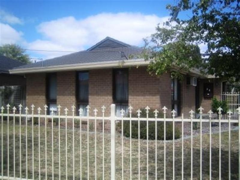 28 Elmbank Drive, Keysborough VIC 3173