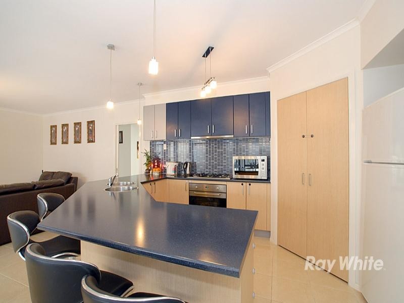 5 Golden Grove Drive, Narre Warren South VIC 3805