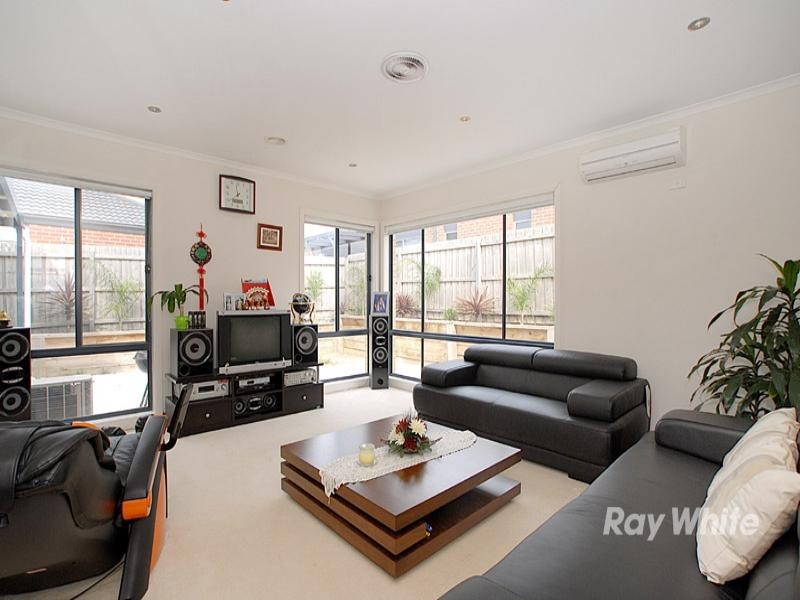 5 Golden Grove Drive, Narre Warren South VIC 3805