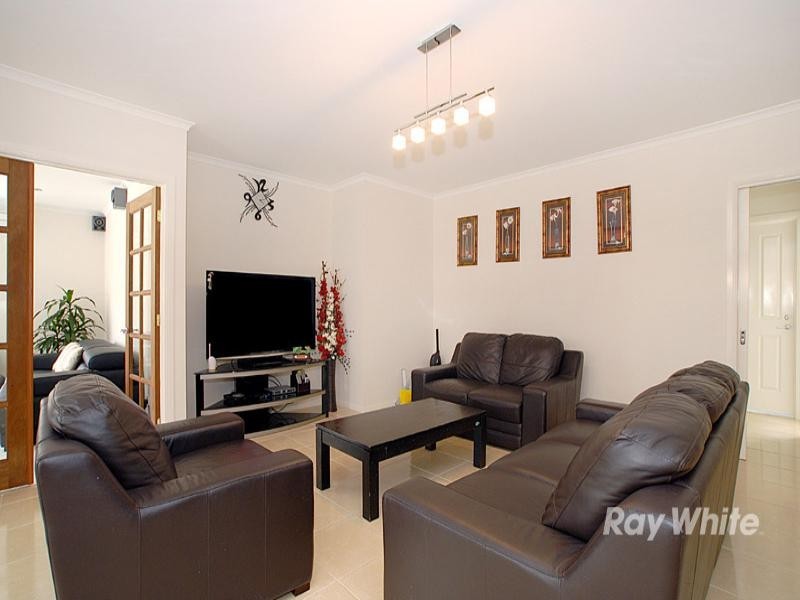 5 Golden Grove Drive, Narre Warren South VIC 3805