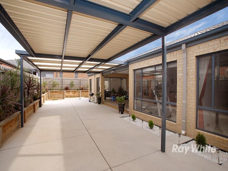 5 Golden Grove Drive, Narre Warren South VIC 3805