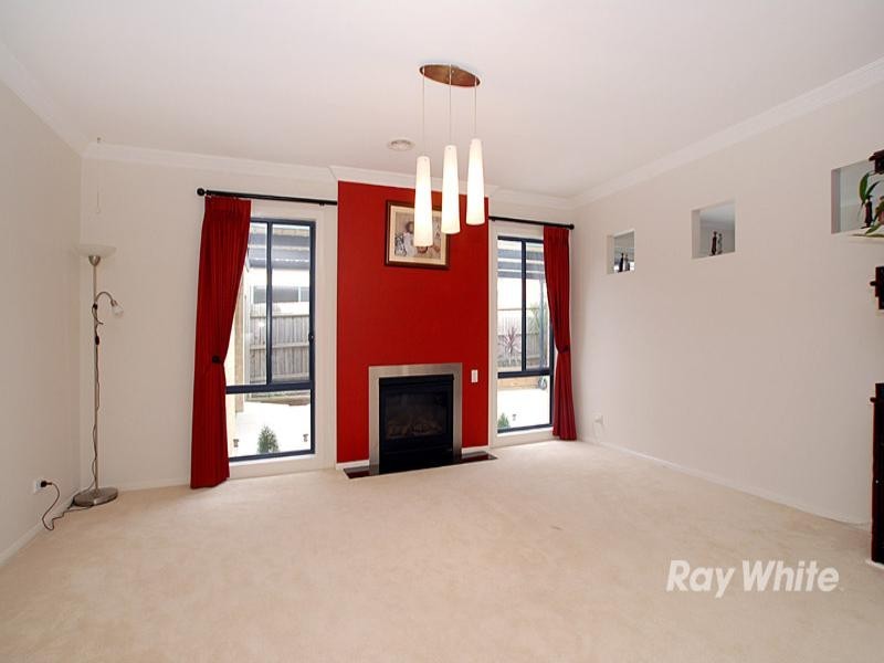 5 Golden Grove Drive, Narre Warren South VIC 3805