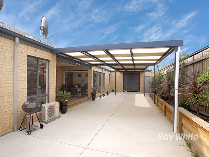 5 Golden Grove Drive, Narre Warren South VIC 3805