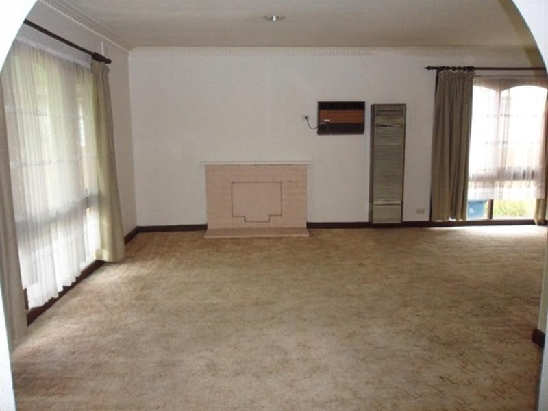 18 Wall Street, Noble Park VIC 3174