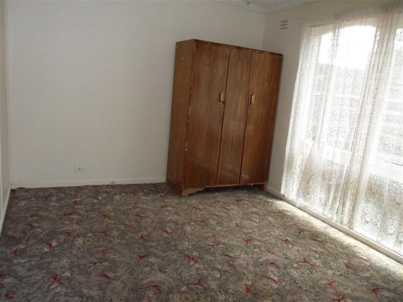 18 Wall Street, Noble Park VIC 3174