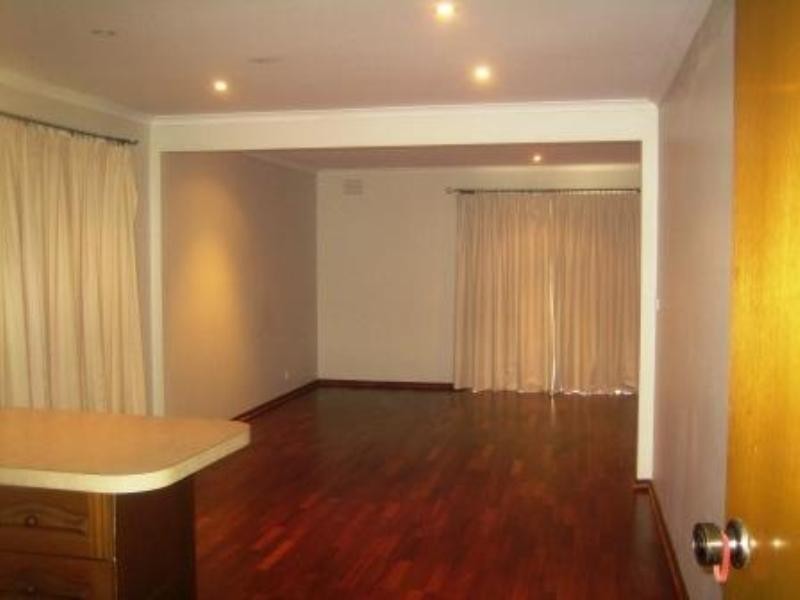 1/4 Selby Avenue, Noble Park VIC 3174