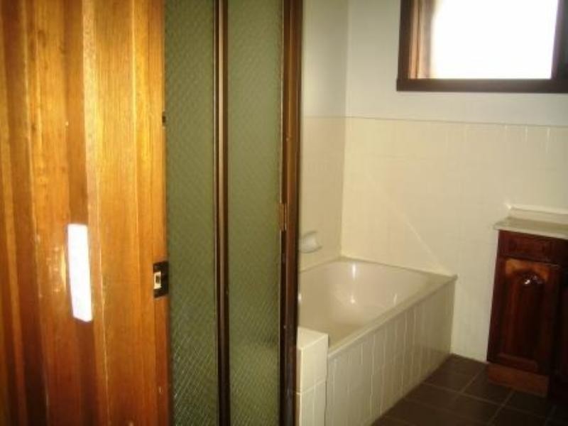 1/4 Selby Avenue, Noble Park VIC 3174