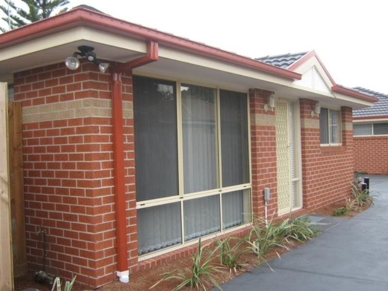 2/8 Rutherglen Street, Noble Park VIC 3174