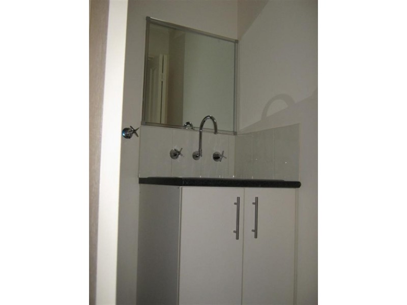 2/8 Rutherglen Street, Noble Park VIC 3174