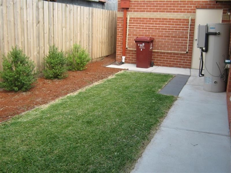 2/8 Rutherglen Street, Noble Park VIC 3174