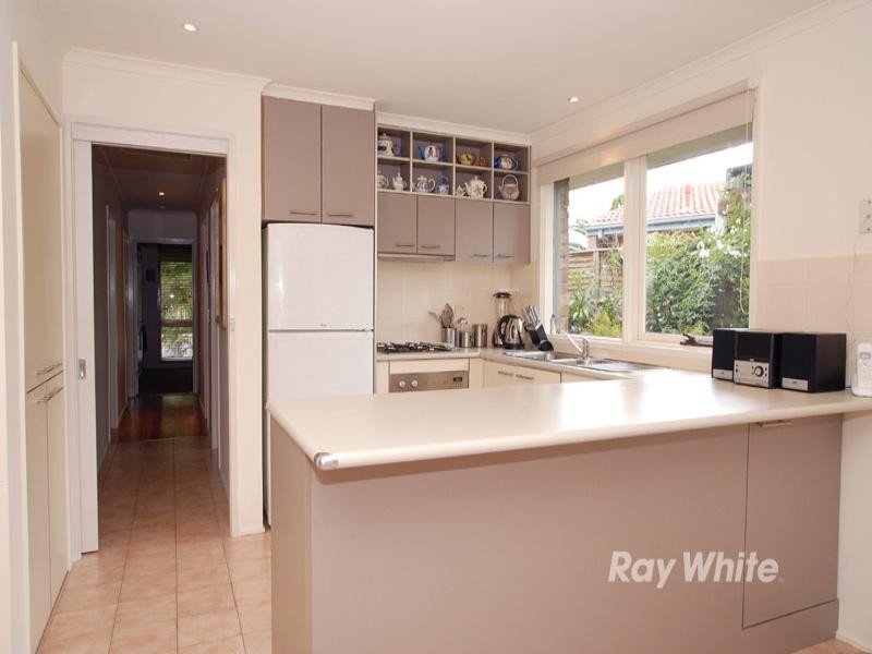 17 Andleon Way, Springvale South VIC 3172