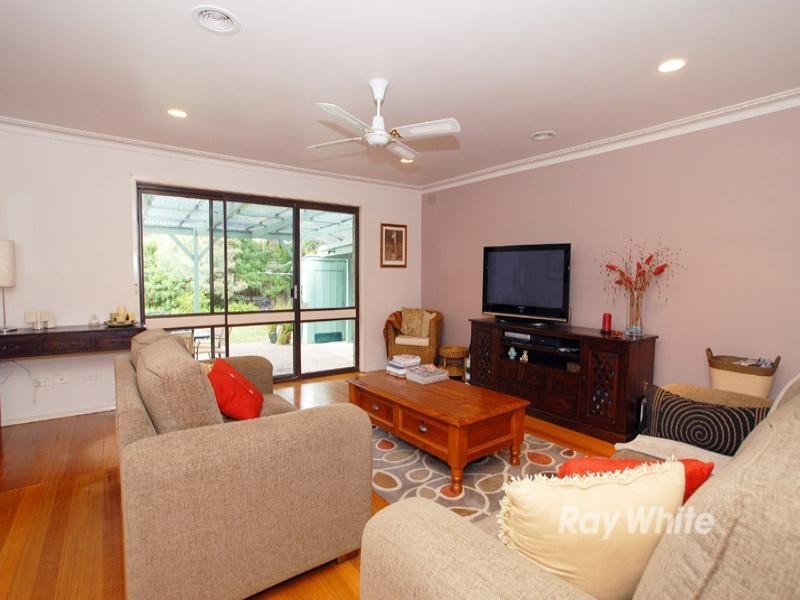 17 Andleon Way, Springvale South VIC 3172