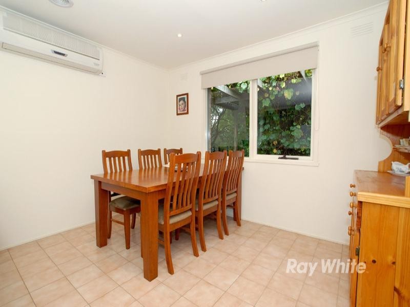 17 Andleon Way, Springvale South VIC 3172