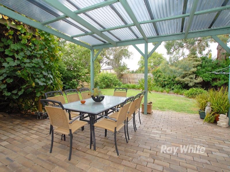 17 Andleon Way, Springvale South VIC 3172