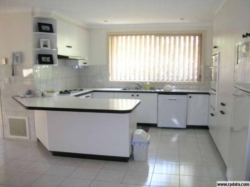 2/94 Outlook Drive, Dandenong North VIC 3175