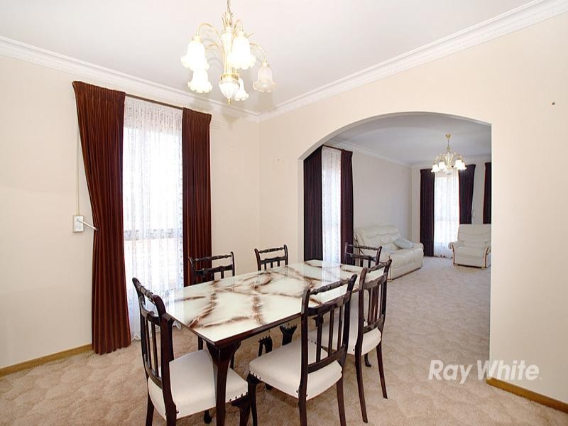 2 Cezanne Crescent, Wheelers Hill VIC 3150