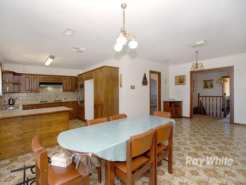 2 Cezanne Crescent, Wheelers Hill VIC 3150