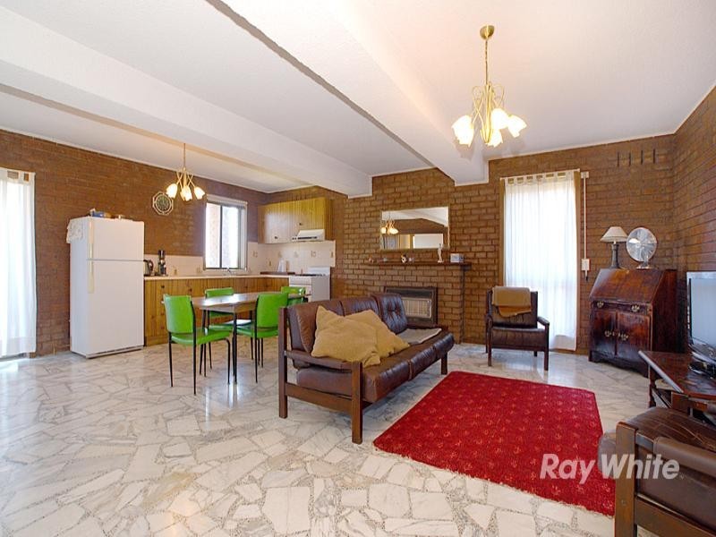 2 Cezanne Crescent, Wheelers Hill VIC 3150