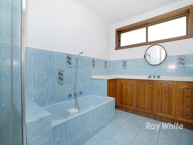 2 Cezanne Crescent, Wheelers Hill VIC 3150