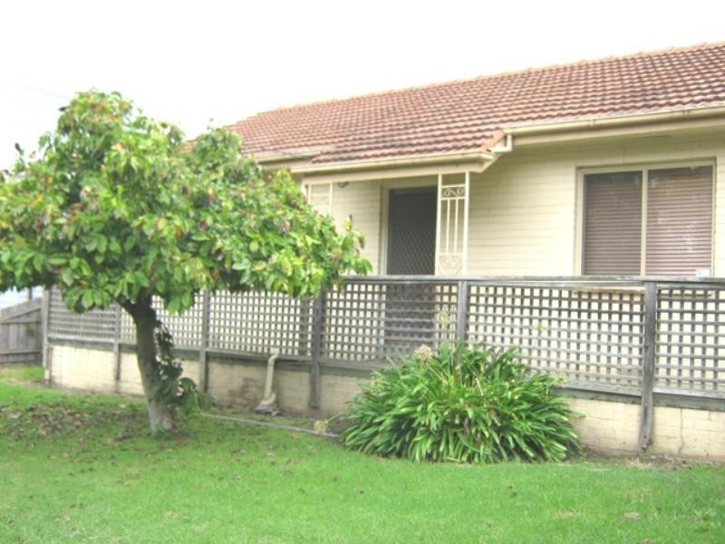 1/4 Phillip Avenue, Springvale VIC 3171