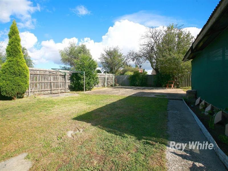 19 Chifley Crescent, Dandenong North VIC 3175