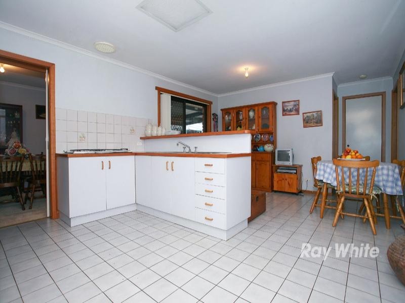 3 Topaz Way, Hampton Park VIC 3976