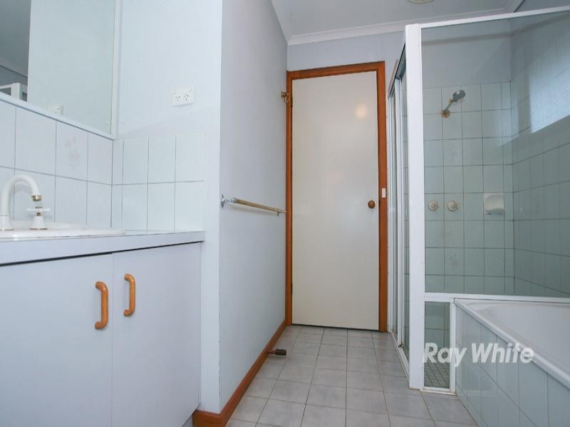 3 Topaz Way, Hampton Park VIC 3976