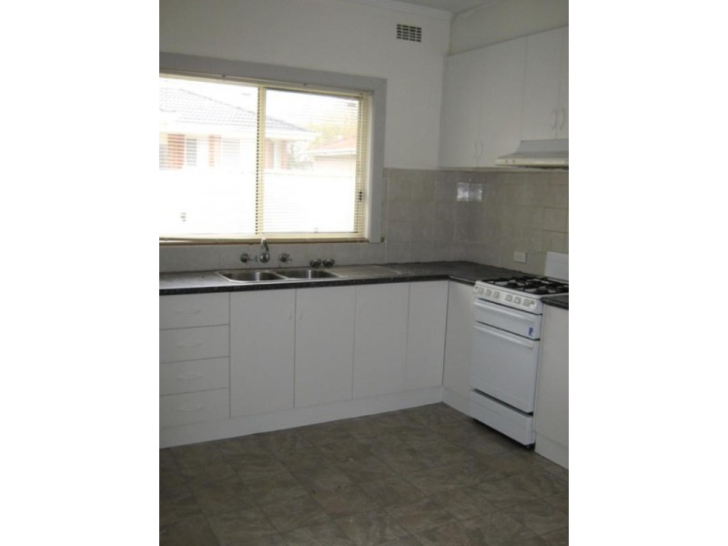 1/10 Henry Street, Noble Park VIC 3174