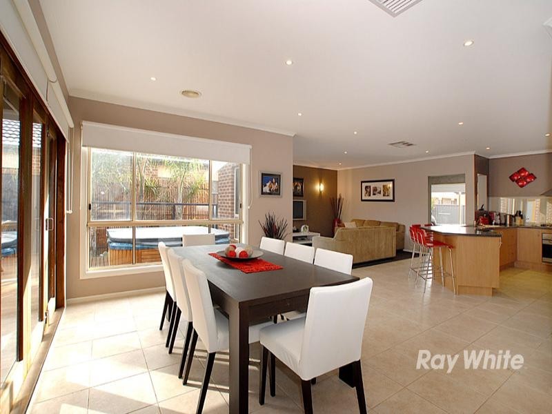 16 Teeside Way, Keysborough VIC 3173
