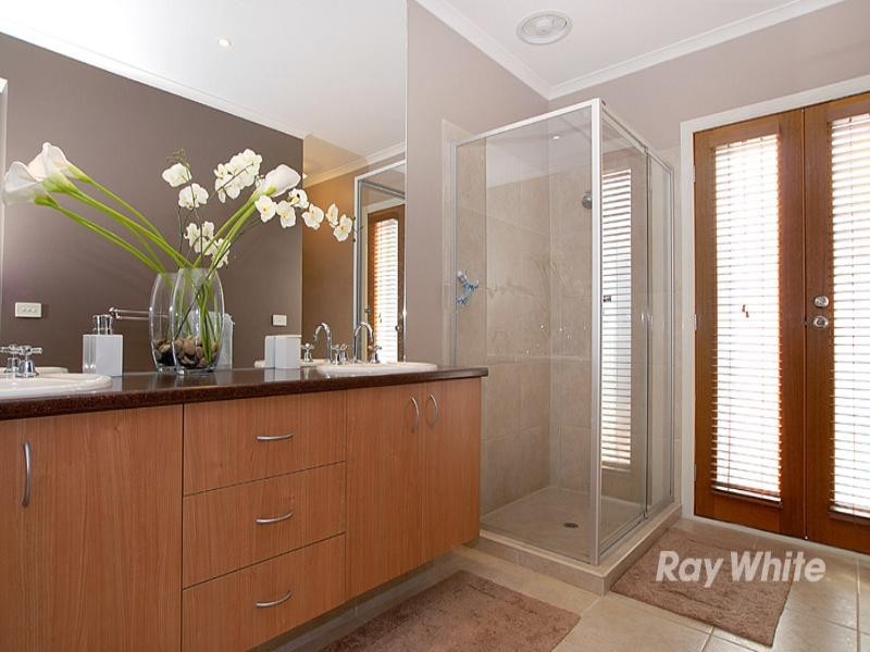 16 Teeside Way, Keysborough VIC 3173