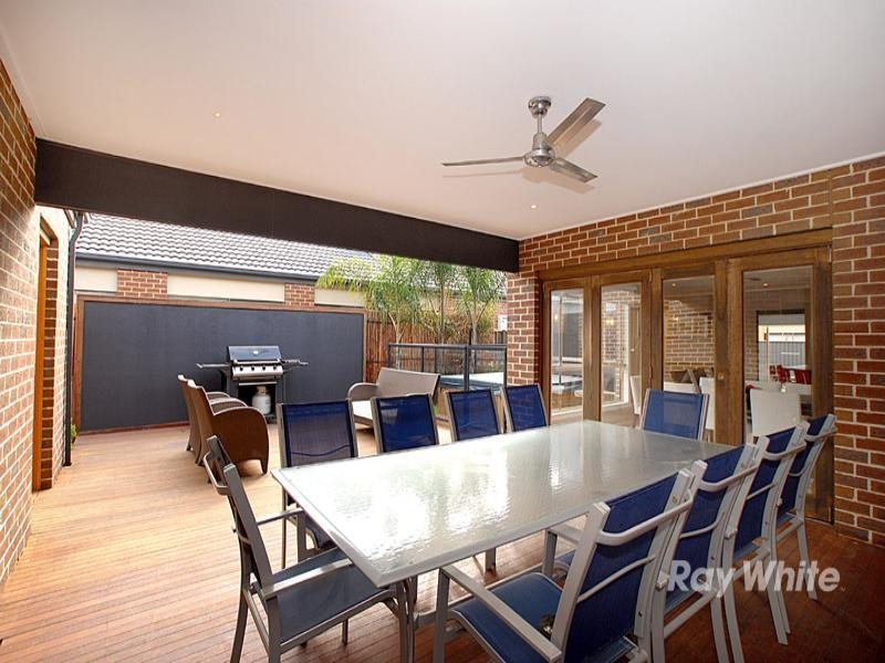16 Teeside Way, Keysborough VIC 3173
