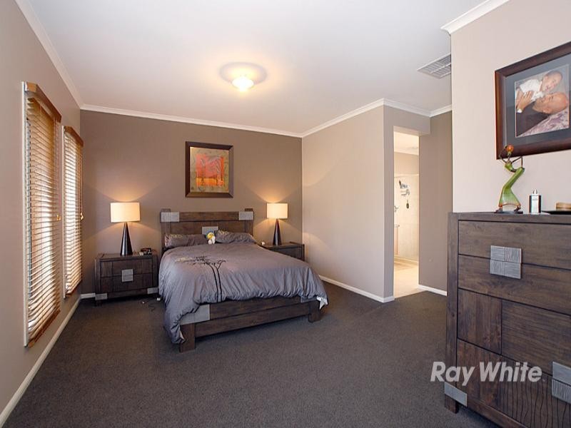 16 Teeside Way, Keysborough VIC 3173