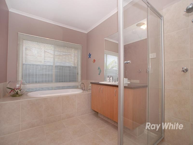 16 Teeside Way, Keysborough VIC 3173