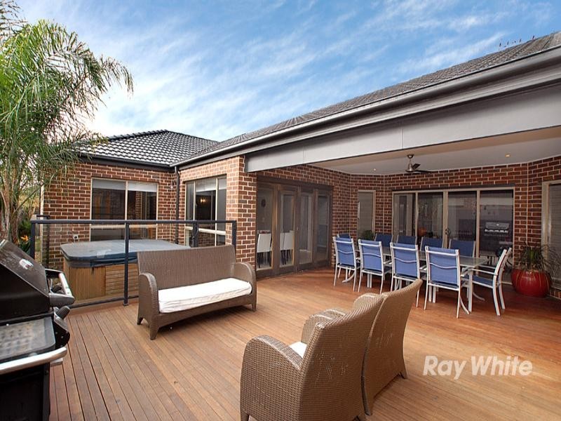 16 Teeside Way, Keysborough VIC 3173