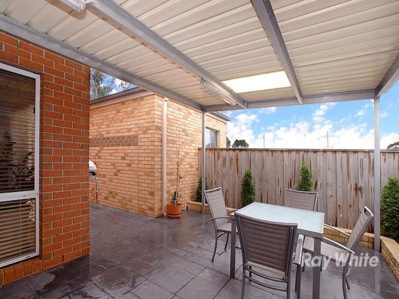 8 Amber Close, Springvale South VIC 3172