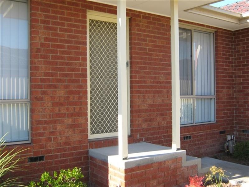 2/2 Moya Crescent, Noble Park VIC 3174