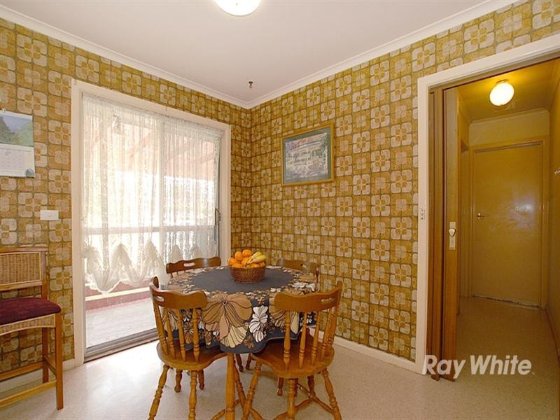 27 Finisterre Drive, Keysborough VIC 3173