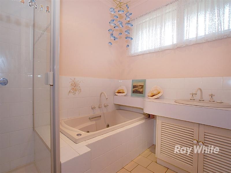 27 Finisterre Drive, Keysborough VIC 3173