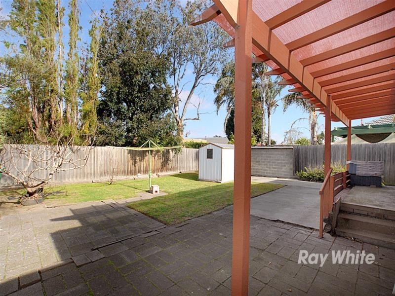27 Finisterre Drive, Keysborough VIC 3173
