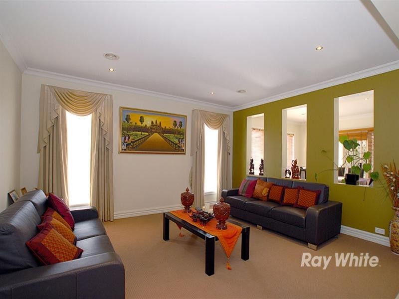 8 Yale Avenue, Keysborough VIC 3173