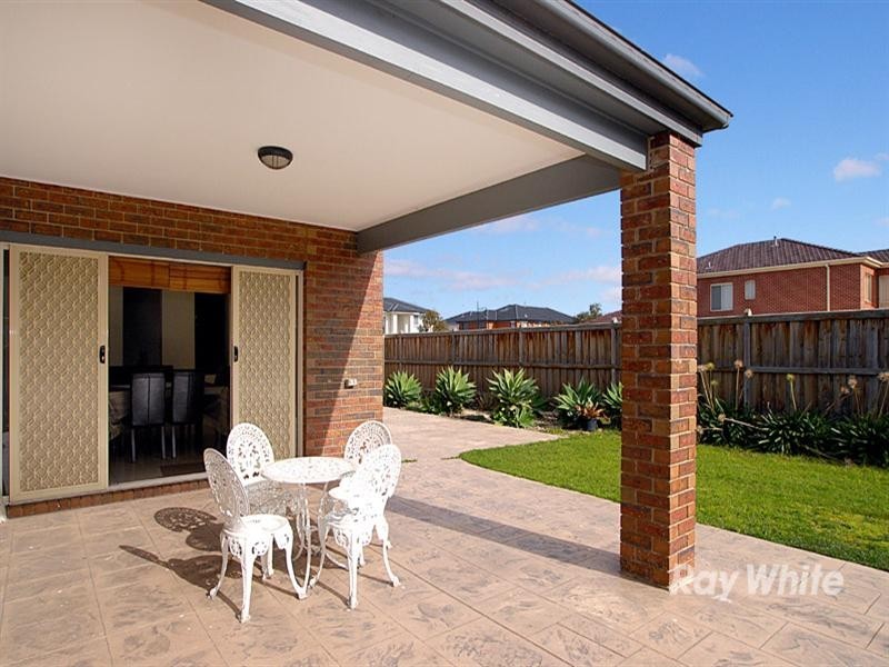 8 Yale Avenue, Keysborough VIC 3173