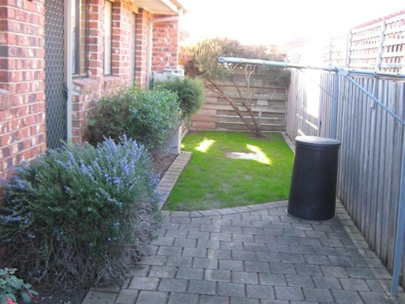 2/19 Henderson Road, Noble Park VIC 3174