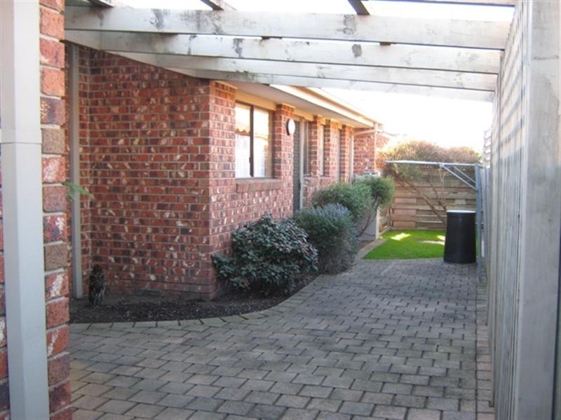 2/19 Henderson Road, Noble Park VIC 3174